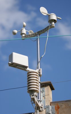 WeatherSense: A Wireless 433 MHz Weather Station with RTL-SDR Receiver